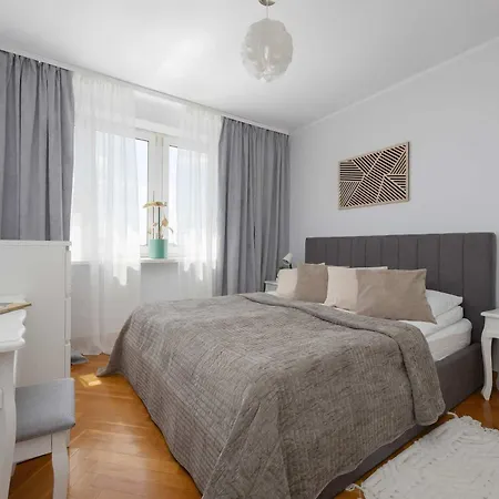 Comfortable With Balcony And Workplace By Renters * Βαρσοβία