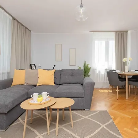 Comfortable With Balcony And Workplace By Renters