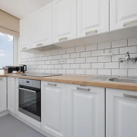Διαμέρισμα Comfortable With Balcony And Workplace By Renters Βαρσοβία
