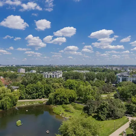 Comfortable With Balcony And Workplace By Renters Διαμέρισμα *