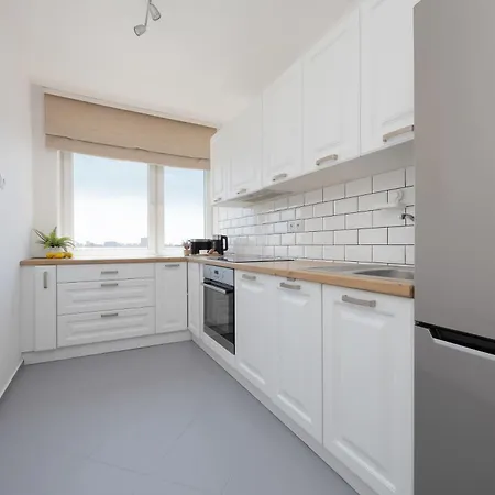 Διαμέρισμα Comfortable With Balcony And Workplace By Renters
