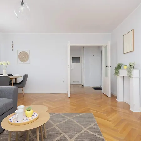 Διαμέρισμα Comfortable With Balcony And Workplace By Renters *