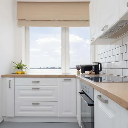 Comfortable With Balcony And Workplace By Renters Διαμέρισμα Βαρσοβία